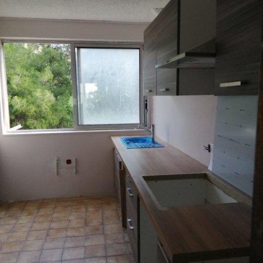 Annonces VITROLLES : Apartment | MARSEILLE (13015) | 55.00m2 | 42 000 € 