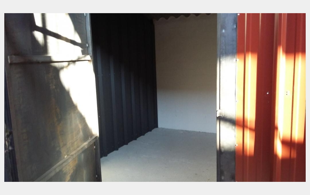 Annonces VITROLLES : Garage / Parking | LES PENNES-MIRABEAU (13170) | 5 m2 | 99 € 