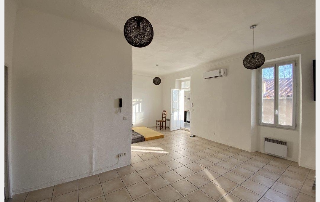 Annonces VITROLLES : Appartement | MARSEILLE (13015) | 64 m2 | 129 000 € 