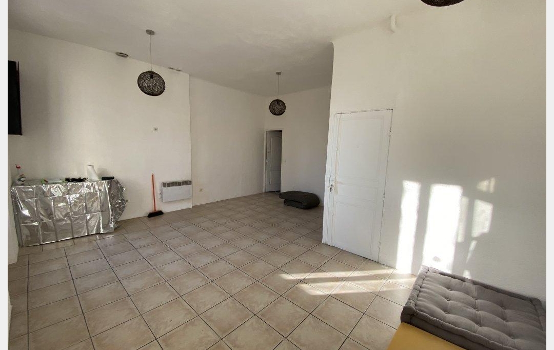 Annonces VITROLLES : Appartement | MARSEILLE (13015) | 64 m2 | 129 000 € 